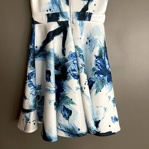 Lulu's Calligraphy Fonts Blue and Ivory Print Skater Dress Sz XS Abstract Floral - Picture 16 of 16